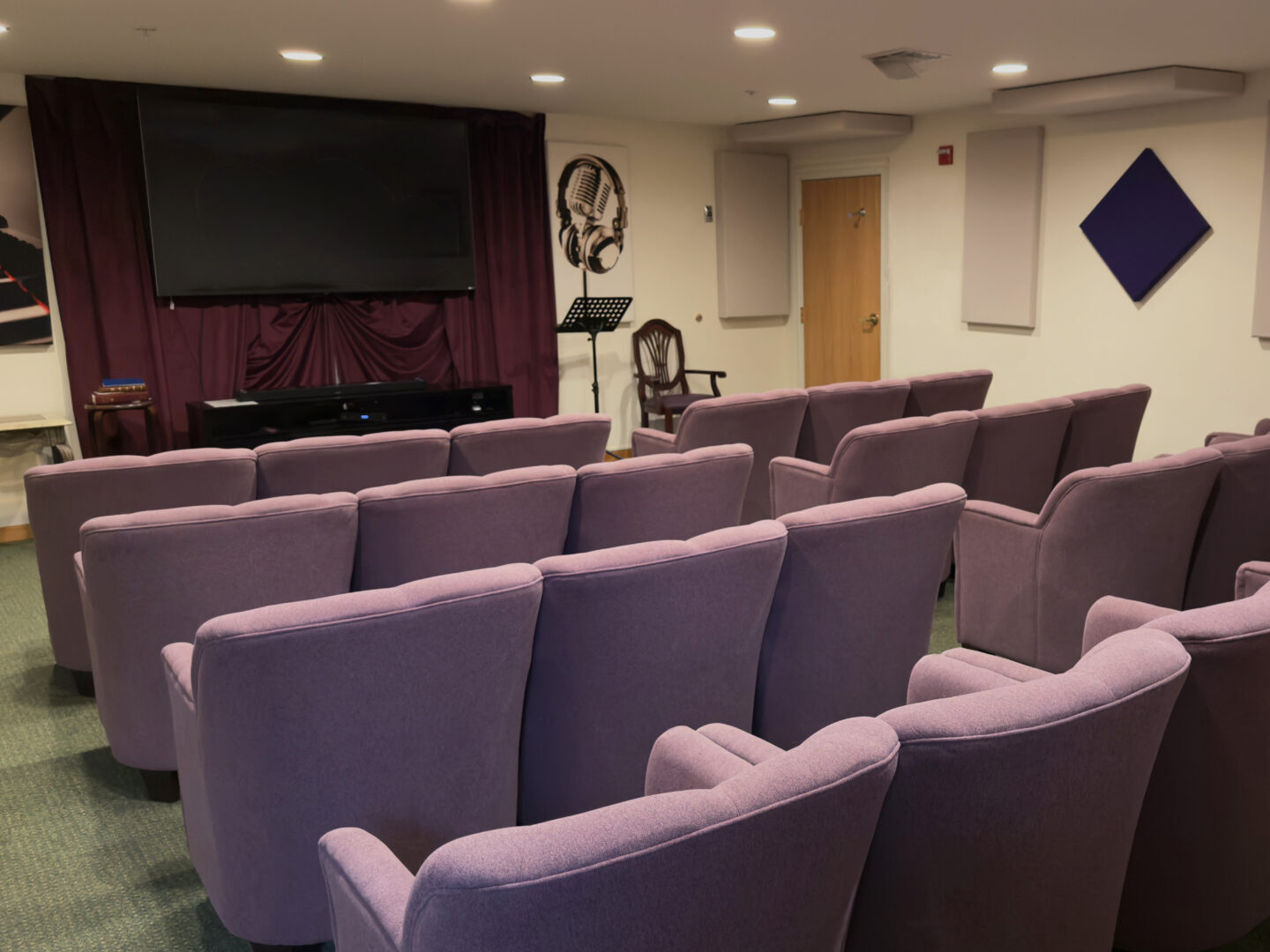 Activites PG theater room at Whispering Winds